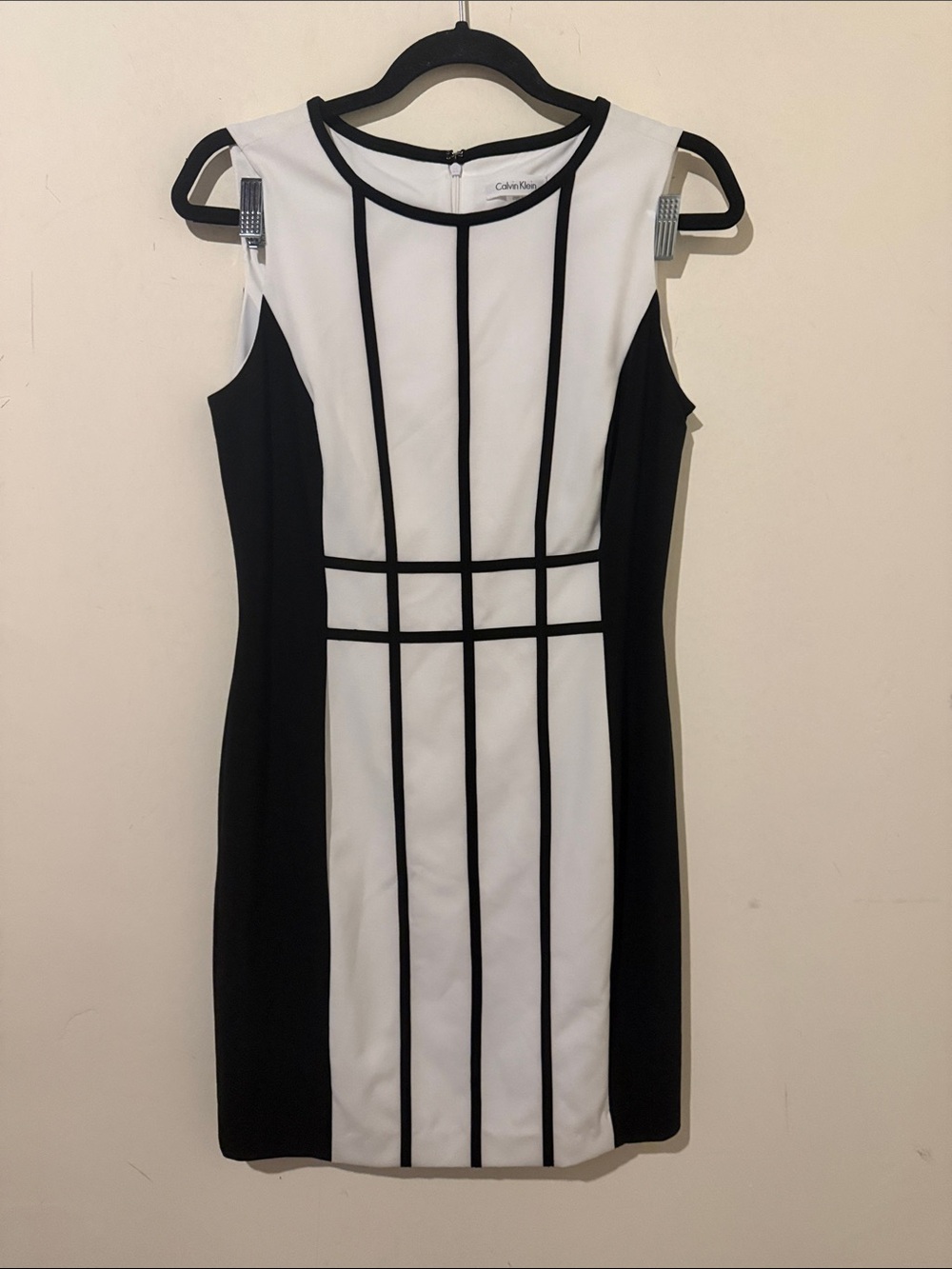 Calvin Klein Black & White Sleeveless Sheath Dress Size 8